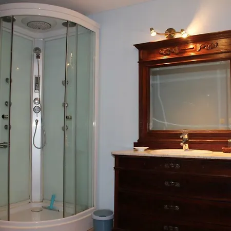 Aux Nids D'hirondelles Holiday home Nalinnes